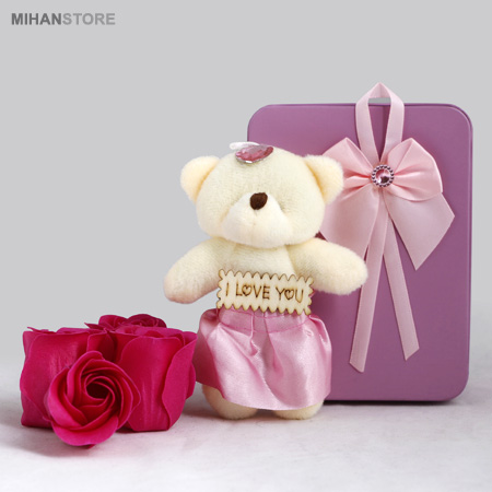 پکیج کادویی ولنتاین خرس و گل عطری طرح عشق و لاو Love Gift Package Bears & Flowers Love